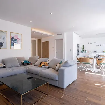Apartment Luxury With Balcony On Famous Rue D'antibes! - Kiss By Halldis Cannes