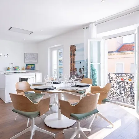 Luxury With Balcony On Famous Rue D'antibes! - Kiss By Halldis * Cannes