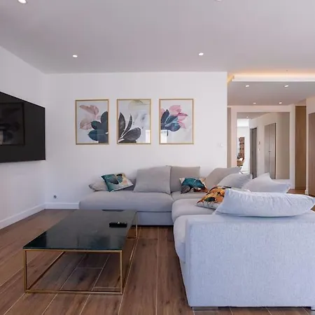 Apartment Luxury With Balcony On Famous Rue D'antibes! - Kiss By Halldis Cannes