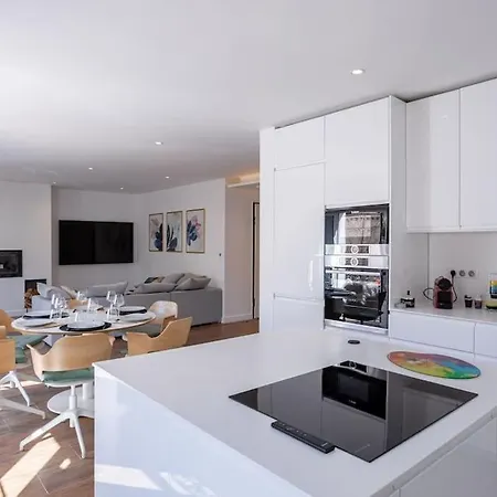 Luxury With Balcony On Famous Rue D'antibes! - Kiss By Halldis Apartment Cannes